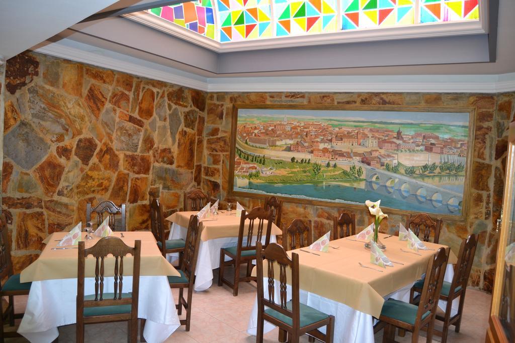 Hotel El Pozo De La Nieve Tordesillas Zewnętrze zdjęcie